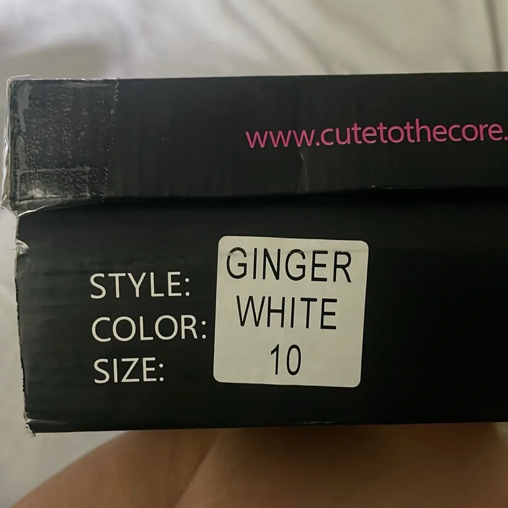 NIB cute to the core slit platform sneaker women’s 10
